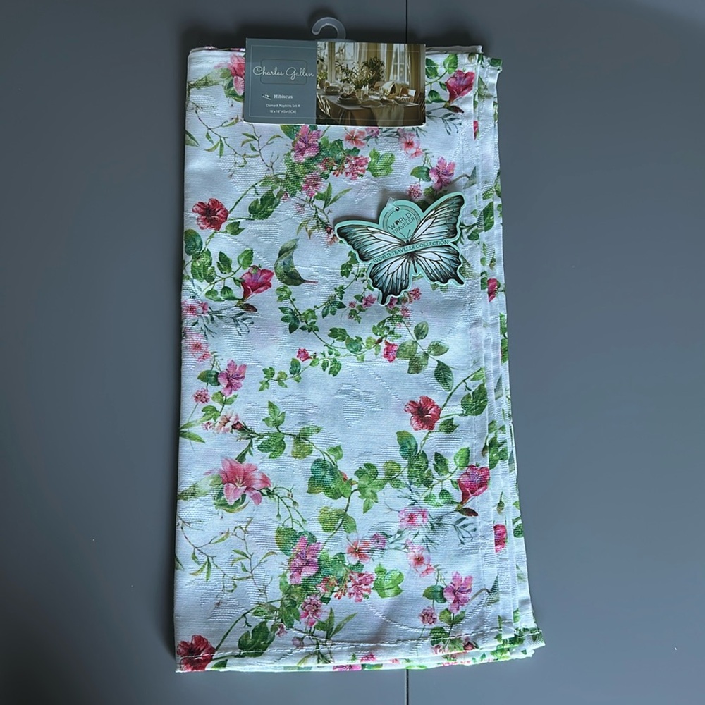 NWT Charles Gallen Hibiscus Damask Napkins Set of 4